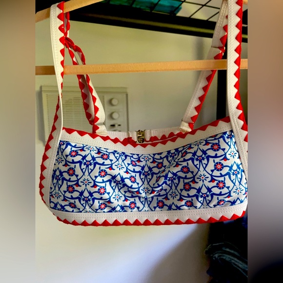 chic patterned bikini - Picture 4 of 9